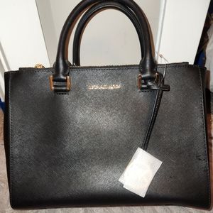 Michael Kors Kellen MD Satchel Bag in Black